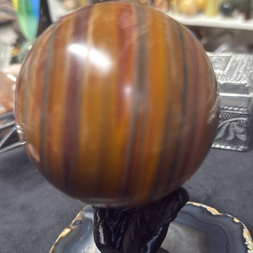 Australian Tiger Iron sphere 73mm 1.25lbs beautiful banding great earth tones